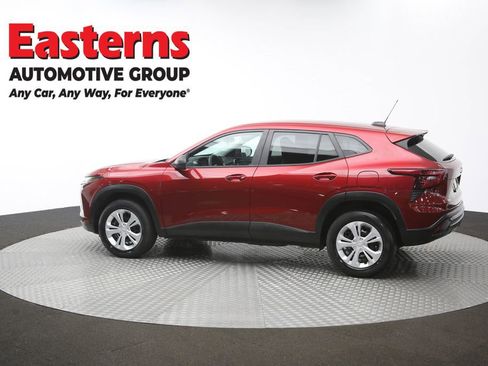 Used 2024 Chevrolet Trax LS FWD image 61