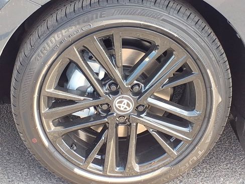 Used 2026 Toyota Camry SE FWD image 9