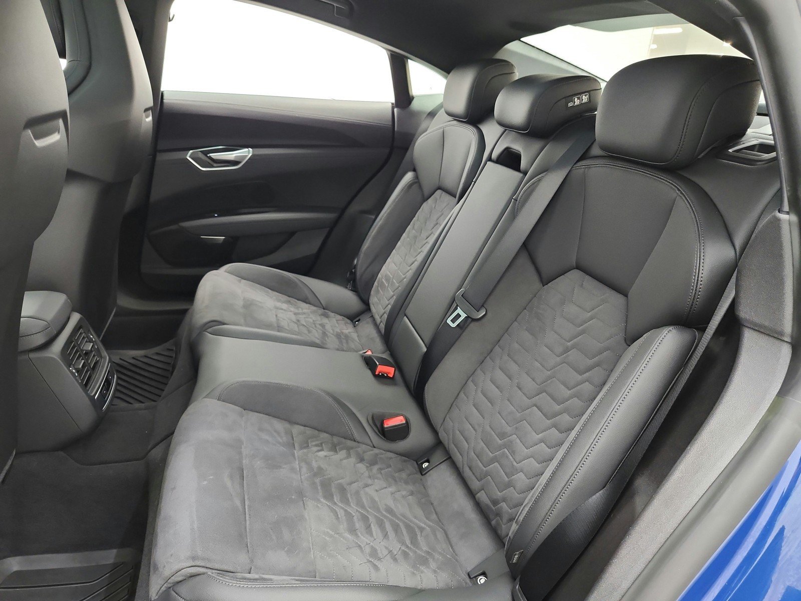 Used 2023 Audi e-tron GT Premium Plus AWD/4WD image 13
