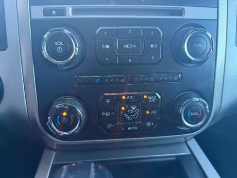 Used 2016 Ford Expedition XLT w/ Equipment Group 202A image 21