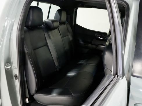 Used 2022 Toyota Tacoma TRD Off-Road w/ TRD Premium Off Road Package image 30