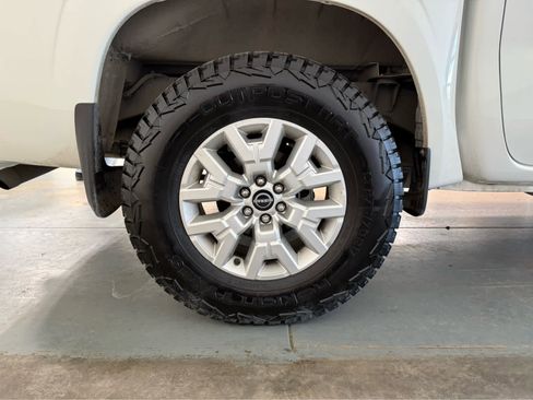 Used 2023 Nissan Frontier SV w/ SV Convenience Package AWD/4WD image 10