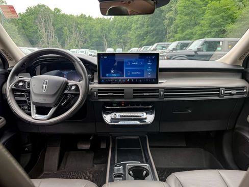 Used 2023 Lincoln Corsair AWD w/ Equipment Group 101A image 21