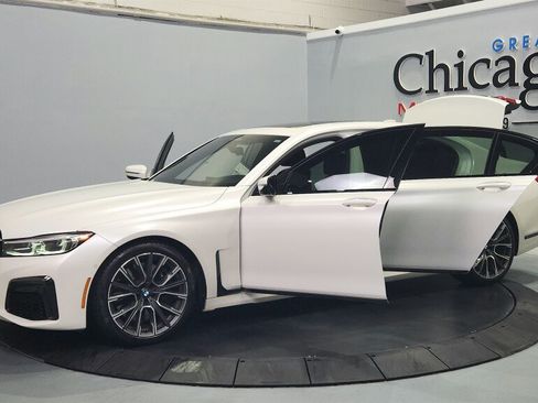 Used 2022 BMW 750i xDrive w/ Executive Package AWD/4WD image 18