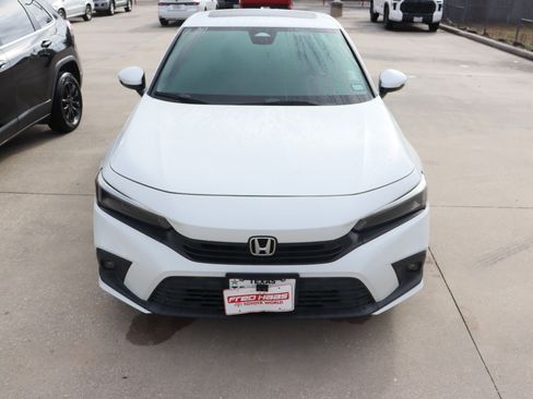 Used 2022 Honda Civic Touring image 3