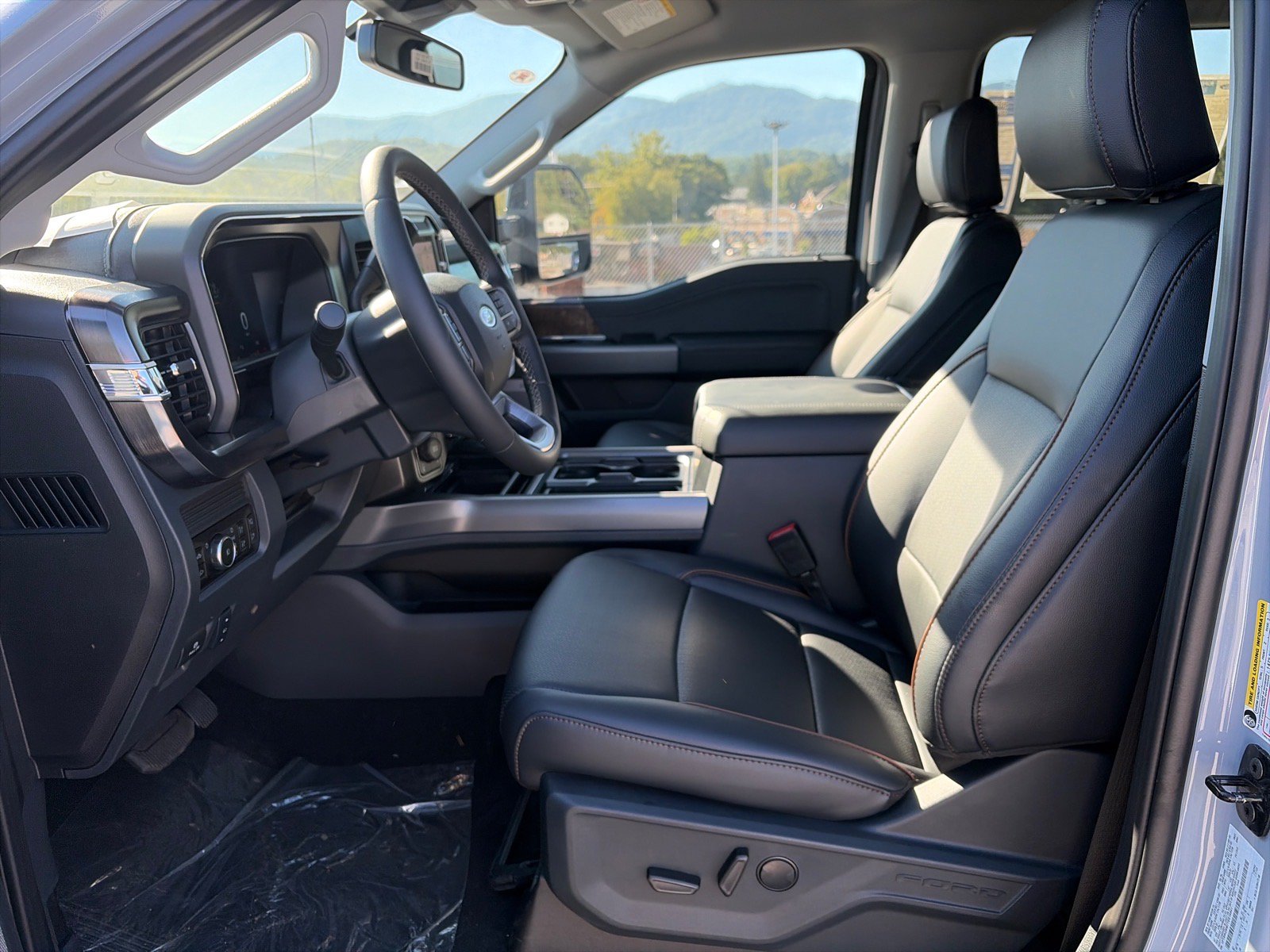 New 2026 Ford F250 Lariat w/ Black Appearance Package AWD/4WD image 17
