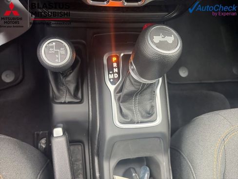 Used 2025 Jeep Wrangler Unlimited Sahara w/ Safety Group AWD/4WD image 26