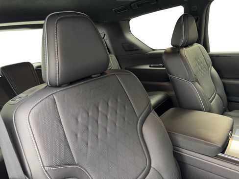 Used 2025 INFINITI QX80 Autograph AWD/4WD image 42
