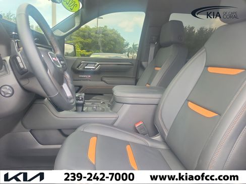 Used 2025 GMC Sierra 1500 AT4 w/ AT4 Premium Package AWD/4WD image 24