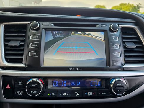 Used 2015 Toyota Highlander XLE FWD image 34
