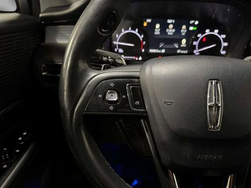 Used 2022 Lincoln Corsair Standard w/ Premium Package image 11