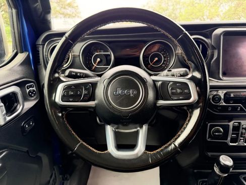 Used 2020 Jeep Wrangler Unlimited Sahara AWD/4WD image 11