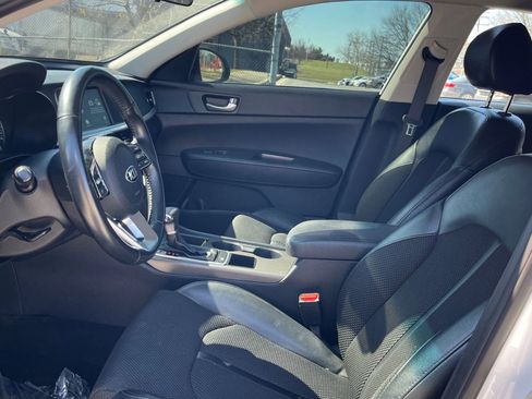Used 2020 Kia Optima S image 9