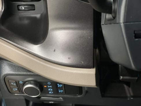 Used 2022 Ford Bronco Wildtrak image 36