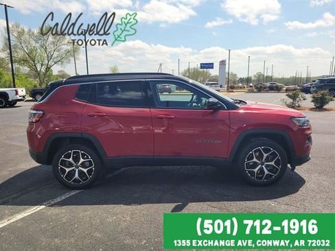 Used 2025 Jeep Compass Limited AWD/4WD image 4