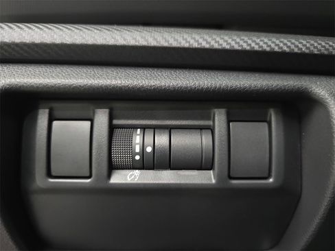 Used 2025 Subaru Crosstrek 2.5i Limited w/ Crosstrek Mirror Package image 28