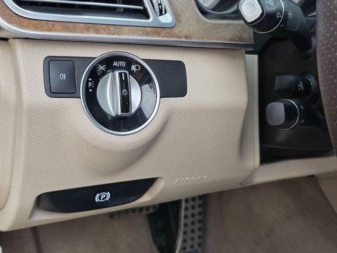 Used 2016 Mercedes-Benz E 350 4MATIC Sedan image 18