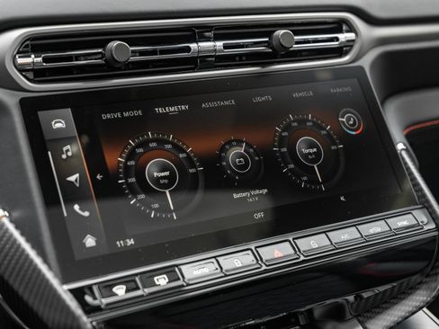 Used 2025 Aston Martin Vanquish RWD image 42