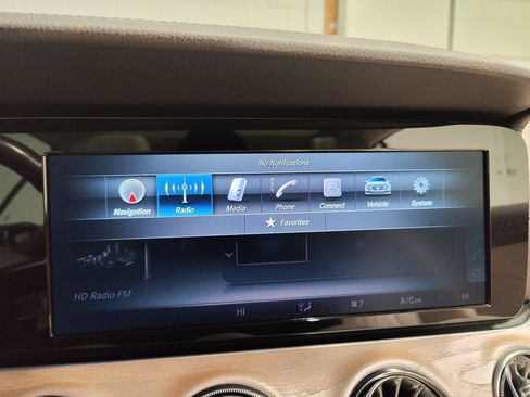 Used 2018 Mercedes-Benz E 400 4MATIC Coupe image 33