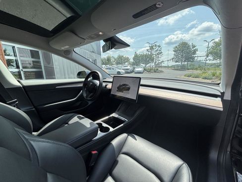 Used 2022 Tesla Model 3 Long Range AWD/4WD image 17