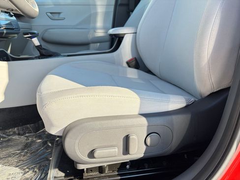 Used 2025 Hyundai Kona SEL image 27