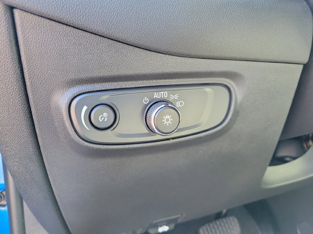 Used 2024 Chevrolet Equinox LS w/ Driver Confidence II Package FWD image 26