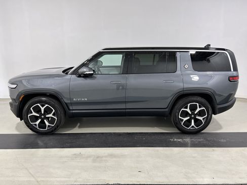 Used 2024 Rivian R1S Adventure AWD/4WD image 2