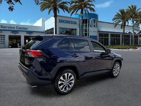 Used 2020 Toyota RAV4 XLE Premium FWD image 8