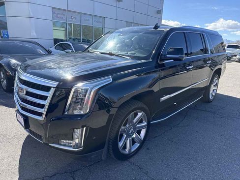 Used 2019 Cadillac Escalade ESV Premium Luxury image 2
