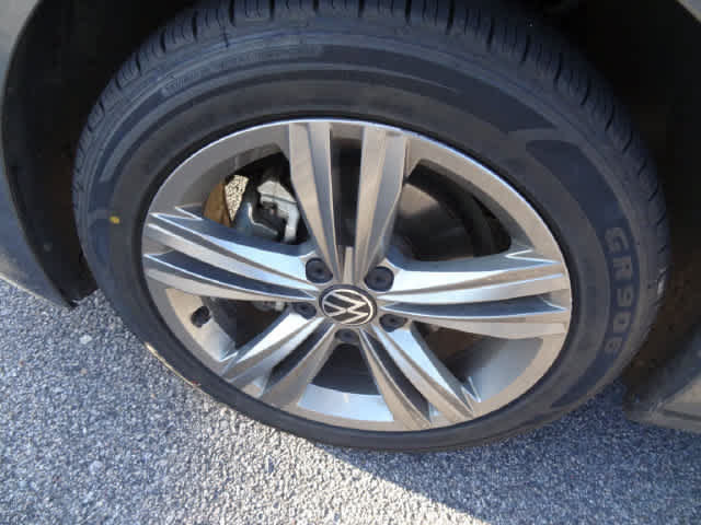 Used 2024 Volkswagen Jetta SE FWD image 11