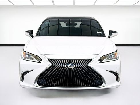 Used 2019 Lexus ES 350 w/ Accessory Package FWD image 2