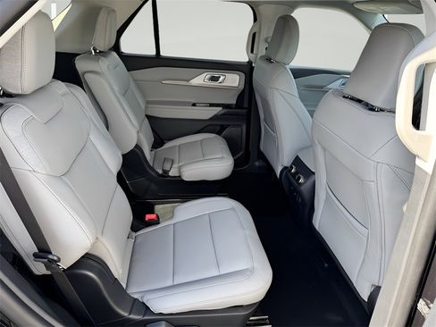 New 2026 Ford Explorer Active w/ Active Comfort Package image 30