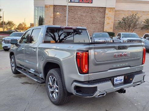 New 2026 GMC Sierra 1500 SLT image 25