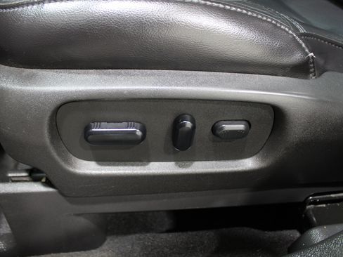 Used 2013 Ford Explorer XLT FWD image 4