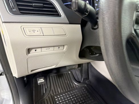 Used 2015 Hyundai Sonata SE FWD image 13