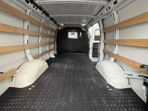 Used 2024 GMC Savana 2500 w/ Driver Convenience Package image 28