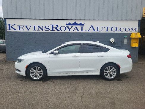 Used 2016 Chrysler 200 Limited FWD image 1