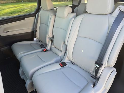 New 2026 Honda Odyssey EX-L image 14