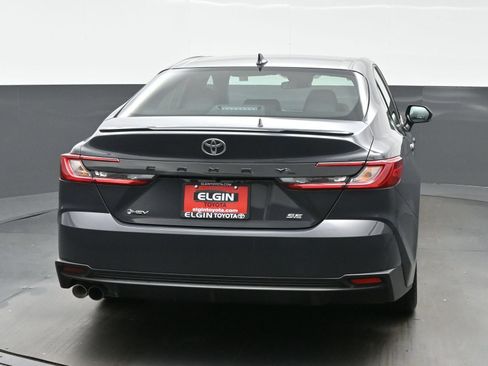 Used 2025 Toyota Camry SE FWD image 5