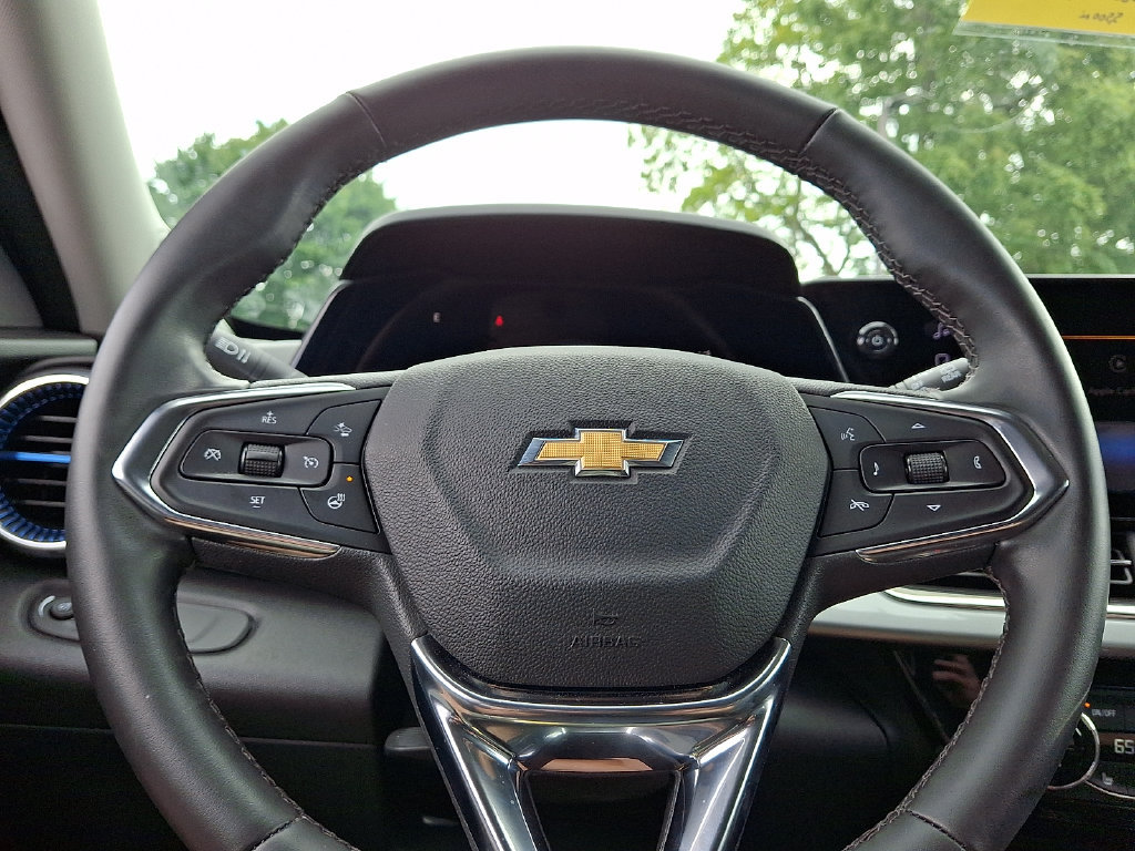Used 2026 Chevrolet Trax LT w/ Driver Confidence Package FWD image 21
