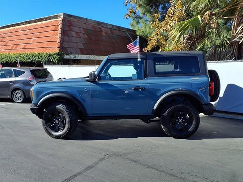 Used 2022 Ford Bronco Black Diamond image 3