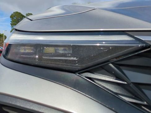 Used 2024 Hyundai Elantra SEL image 10