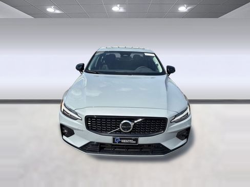 Certified 2025 Volvo S60 B5 Plus image 28