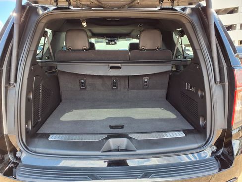 Used 2023 Chevrolet Suburban Z71 w/ Luxury Package AWD/4WD image 24