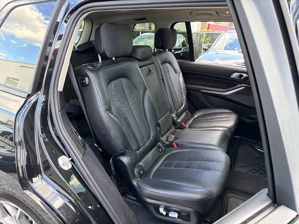 Used 2022 BMW X7 xDrive40i w/ Premium Package AWD/4WD image 19