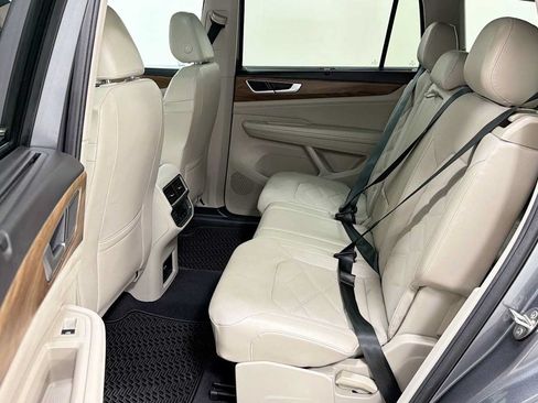 Used 2024 Volkswagen Atlas SE w/ Panoramic Sunroof Package AWD/4WD image 24