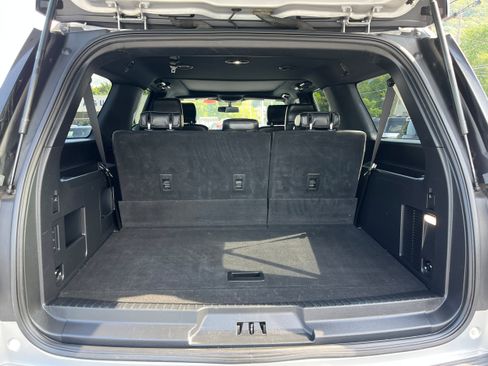 Used 2018 Ford Expedition Max XLT w/ Equipment Group 201A AWD/4WD image 9