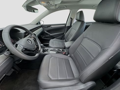 Used 2022 Volkswagen Passat 2.0T SE image 13