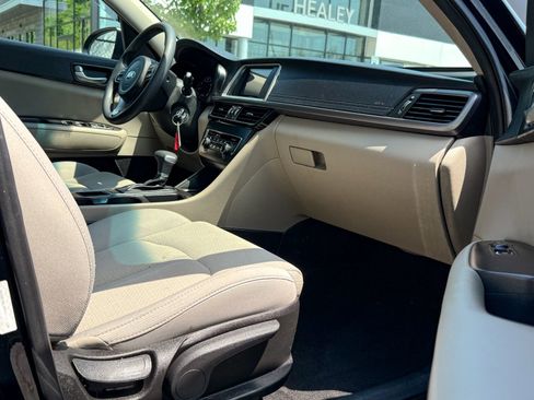Used 2017 Kia Optima LX FWD image 10