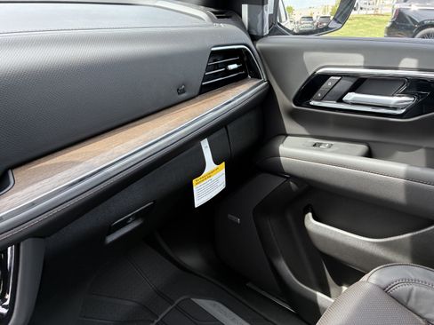 New 2026 Chevrolet Tahoe High Country AWD/4WD image 38
